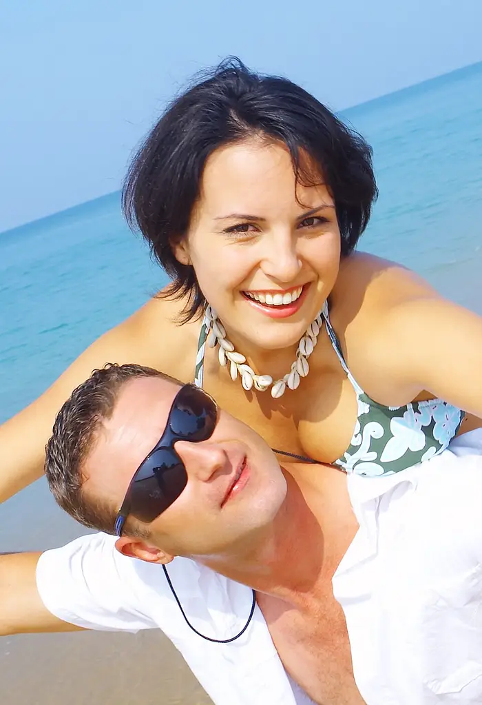 Dion and Pavarotti Sing About the Dance Between Men and Women